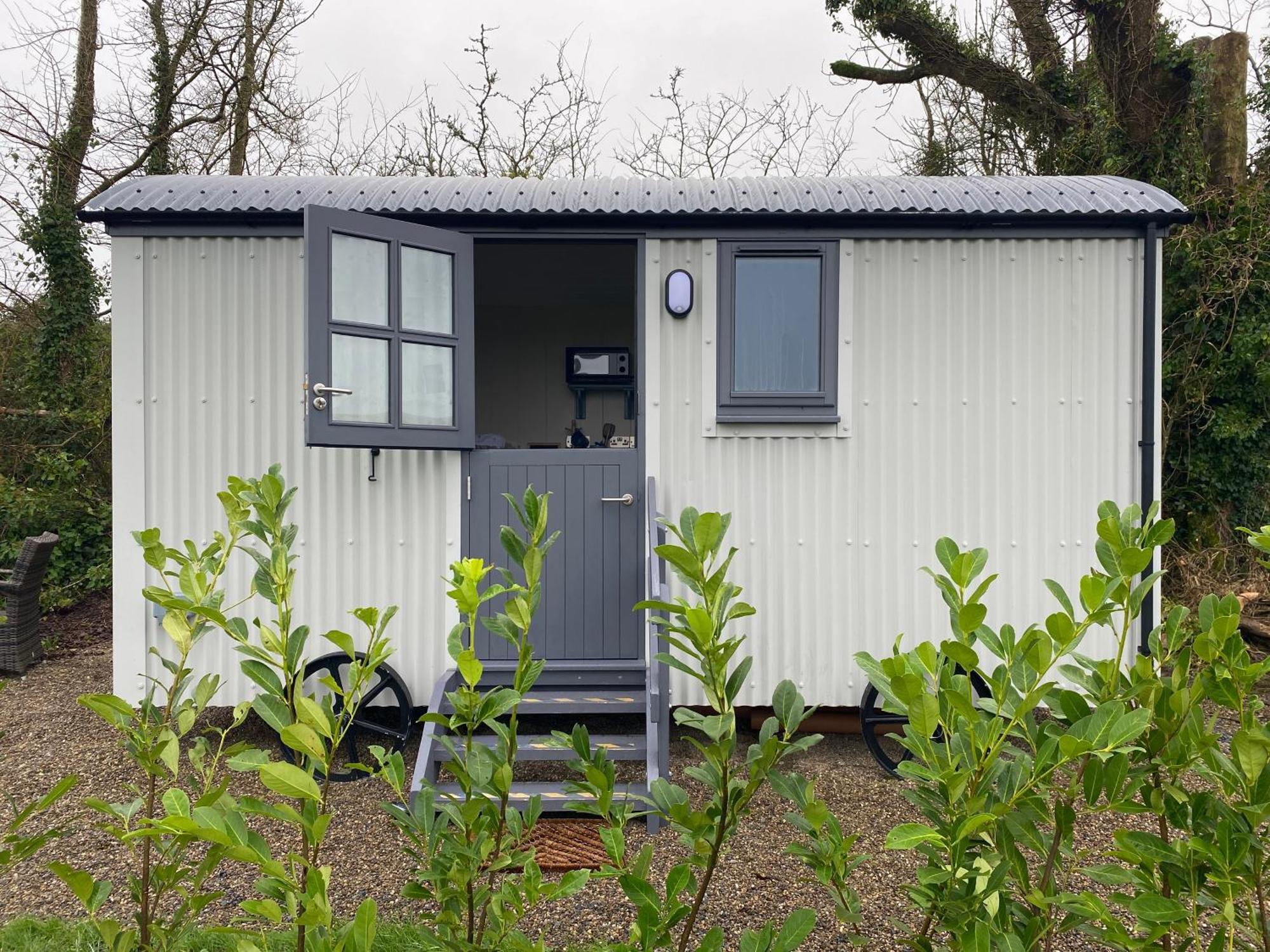 Burren Garden Glamping Hut Villa Boston Exterior photo